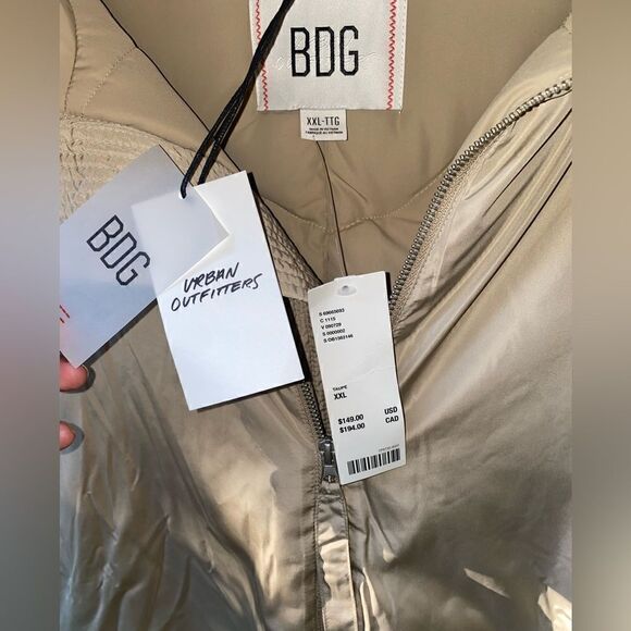 BDG Urban Outfitters Men's Cocoon Puffer Vest Taupe XXL New MSRP $ 149 NWT - Picture 9 of 12